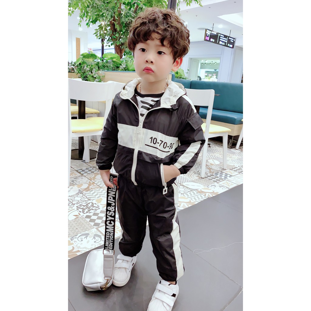 Bộ khoác gió họa tiết số bé trai