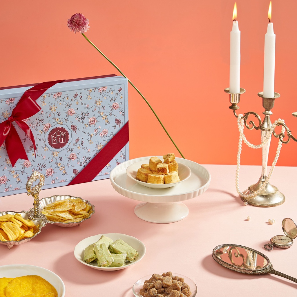 [CHỈ HỎA TỐC] Hộp mứt Tết, quà biếu nhân viên, gia đình, đối tác mừng xuân 2022 thiết kế mới sang trọng, lịch sự. | BigBuy360 - bigbuy360.vn