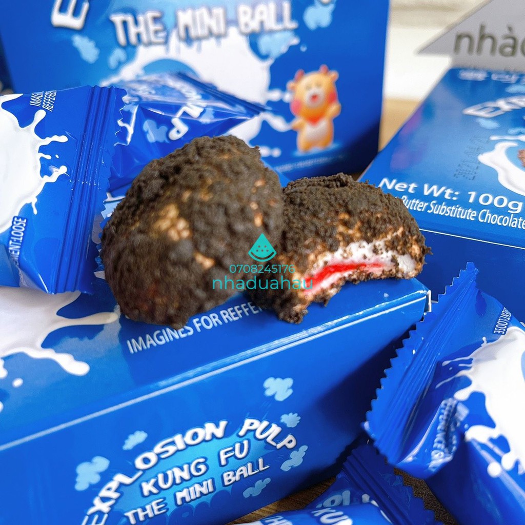Một hộp kẹo sô cô la phủ gòn nhân mứt dâu cực kì ngon MiniBall Hongkong hộp 100g | BigBuy360 - bigbuy360.vn