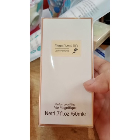 MINISO CHAMPAGNE LIFE LADY:Nước hoa mùi hấp dẫn,giữ hương thơm cực lâu,lọ 50ml