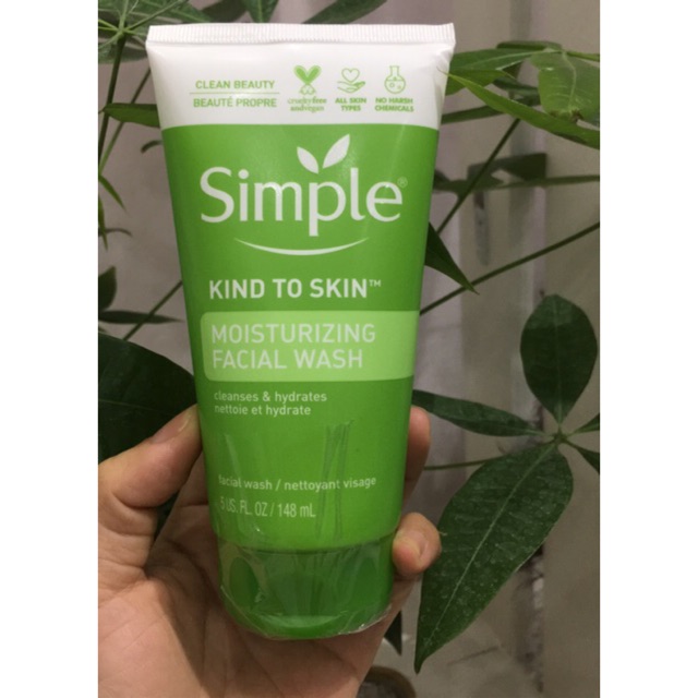 Sữa Rửa Mặt Simple Moisturizing Facial Wash - Hàng xách tay từ Mỹ
