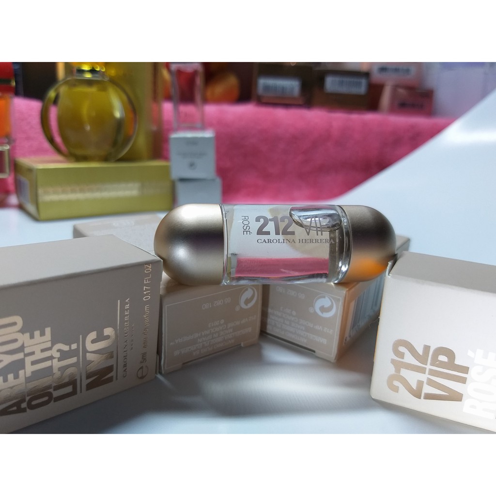 Nước Hoa Nữ Mini 212 VIP Rose 5ml