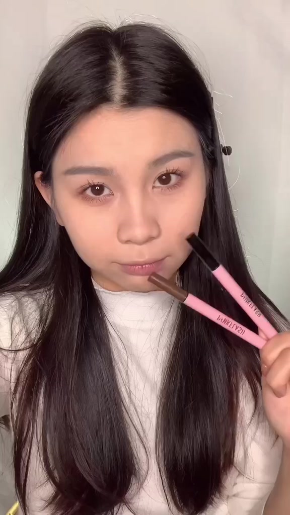 Bút kẻ mắt PINKFLASH bản nâng cấp dạng lỏng lâu trôi nhanh khô chống nhòe và chống nước 0.6g PF-E01 | BigBuy360 - bigbuy360.vn