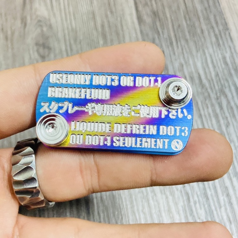 ( 7 MÀU ) Nắp dầu Titan nguyên khối CNC lắp cho các dòng xe Honda VARIO, WAVE, DREAM, SONIC, FUTURE