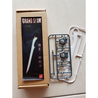Mô hình lắp ráp MG 1/100 Strike Glamp ( không kèm gundam )