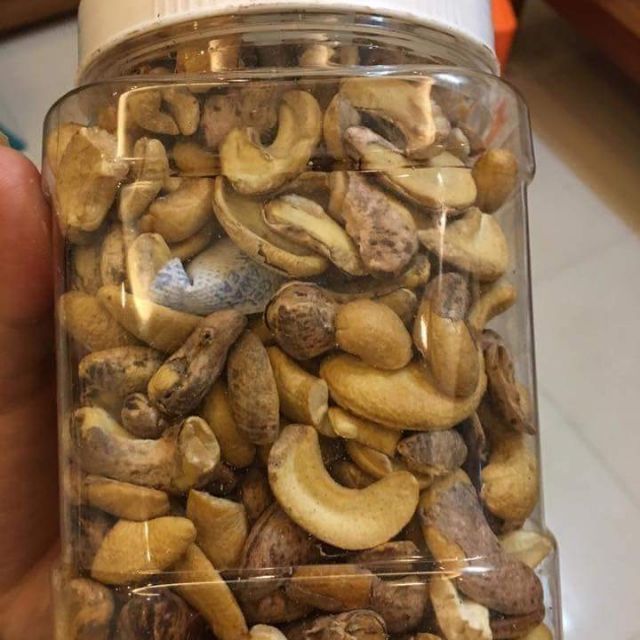Com bo hạt điều và hạnh nhân