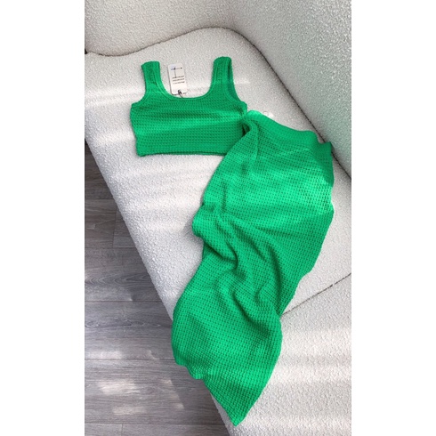 Set áo croptop sát nách + Chân váy body