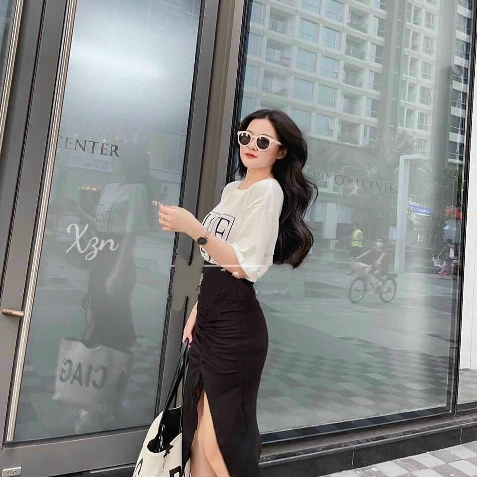 Set Áo Phông In Chữ Và Chân Váy Nhún Xẻ Tà Thời Trang