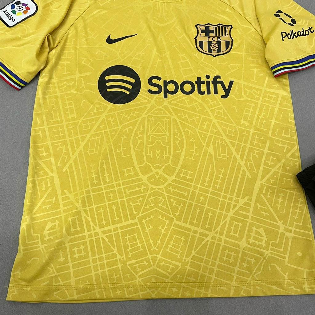 Bộ quần áo đá banh Barca Vàng đồng HP 2023FLG
