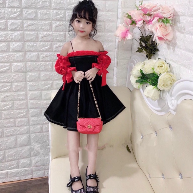 Đầm trễ vai cho bé cực sành điệu