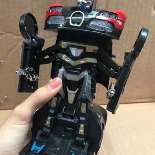 Ô TÔ BIẾN HÌNH RÔ BỐT