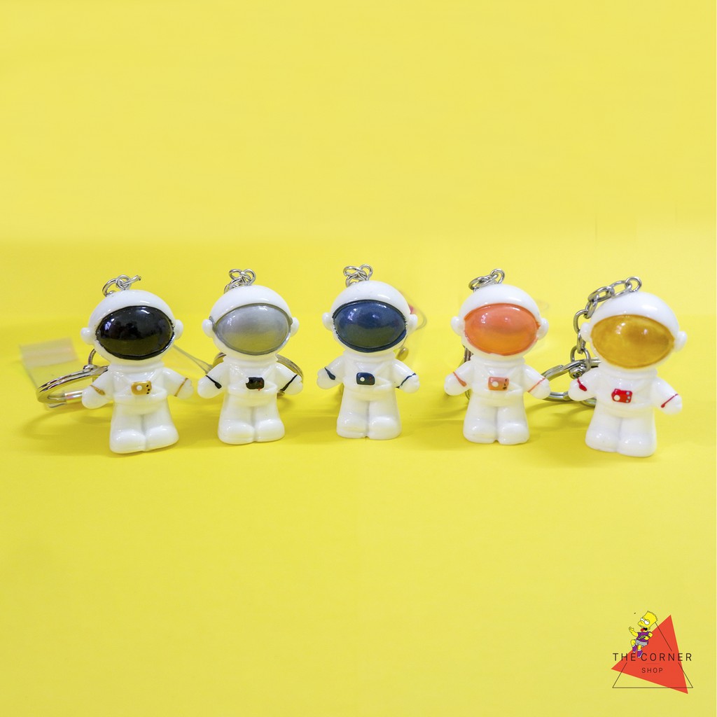 Móc khóa phi hành gia - Astronaut Keychain (Ảnh thật)