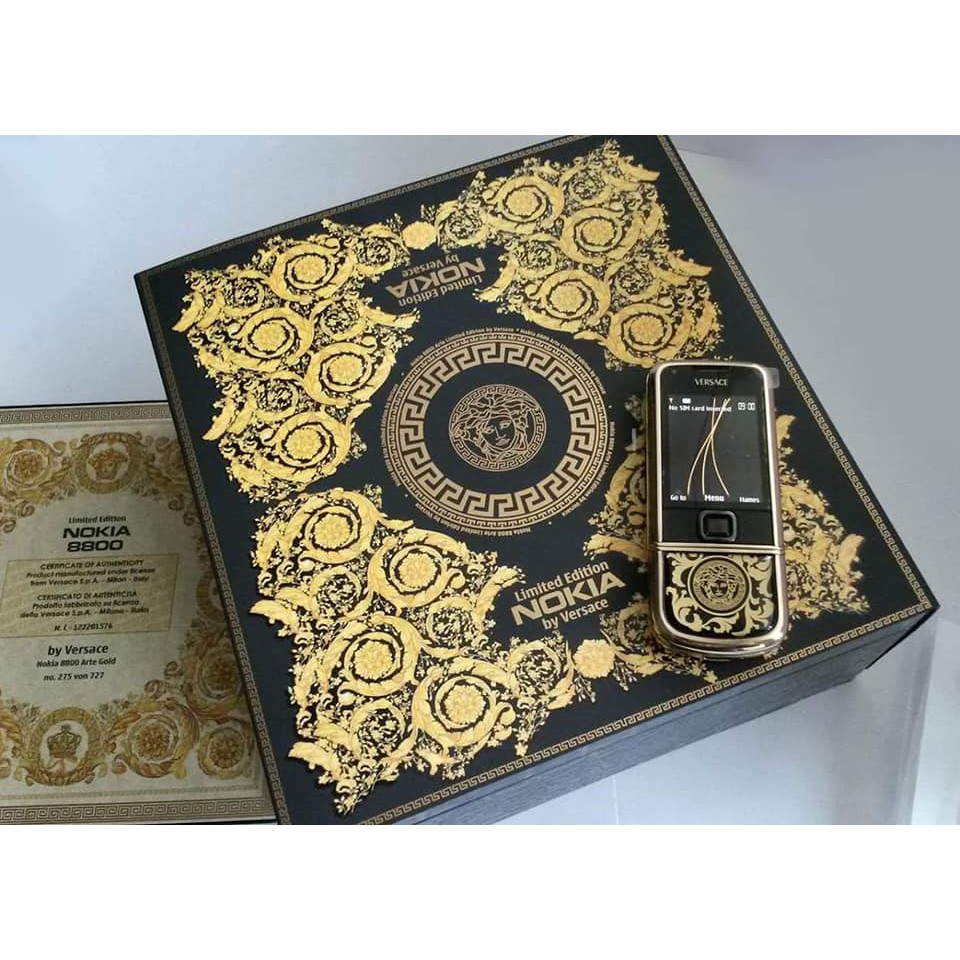 Điện thoại NOKIA 8800 Versace Hàng sưu tập, mới 100% do hãng versace design. Hộp gỗ với đầy đủ phụ kiện