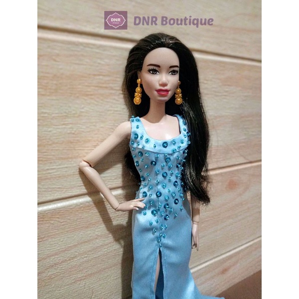 Bộ Đầm Dạ Hội Vải Satin Đính Kim Sa Màu Xanh Nhạt Làm Thủ Công Đẹp Mắt Cho Búp Bê Barbie