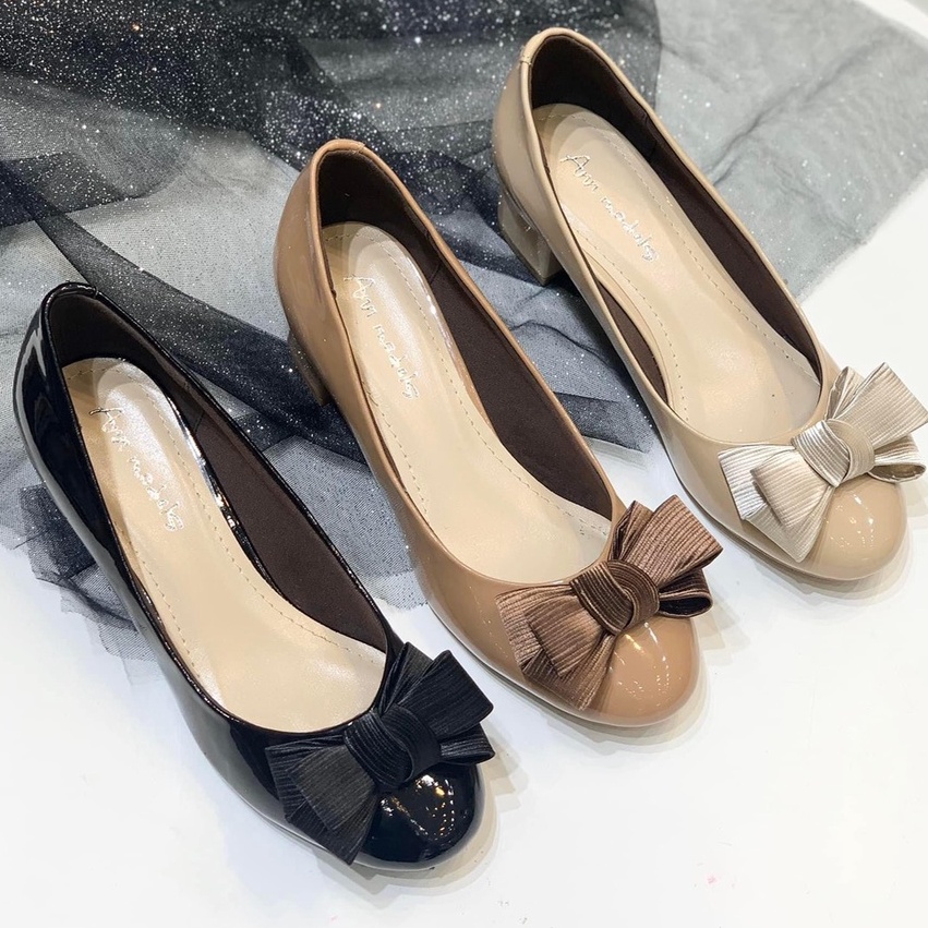 Giày cao gót 3 phân mũi tròn xi bóng gót vuông thời trang Annmodels phối nơ bồng _A893NB(HỖTRỢ ĐỔI SIZE]