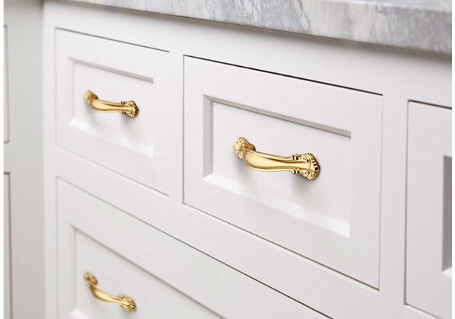 Tay nắm tủ mạ vàng