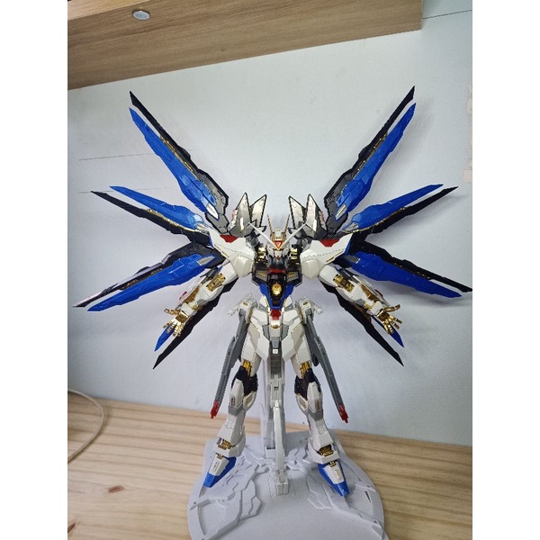 Mô hình MG Strike freedom ver MB Daban đã ráp