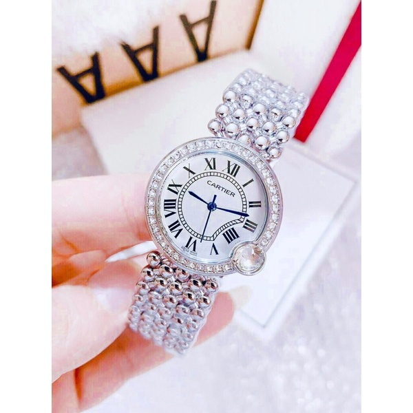 Đồng hồ nữ thời trang Cartier sang trọng quý phái.
