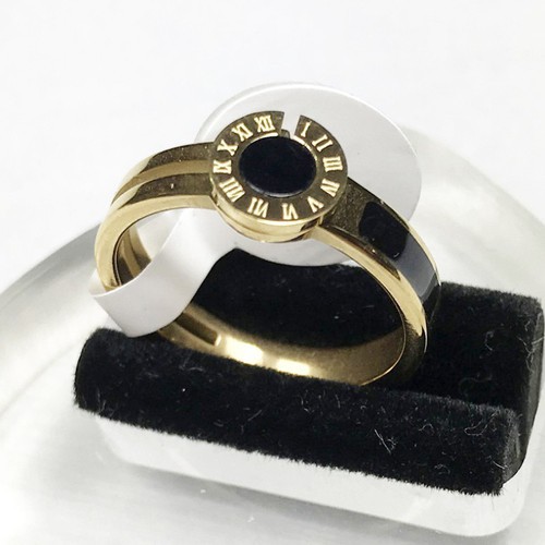 Nhẫn Nữ Mặt Tròn Khắc Số La Mã Titan Ko Đen TT 2643