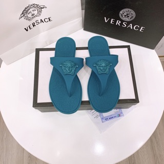 lê xỏ ngón versace