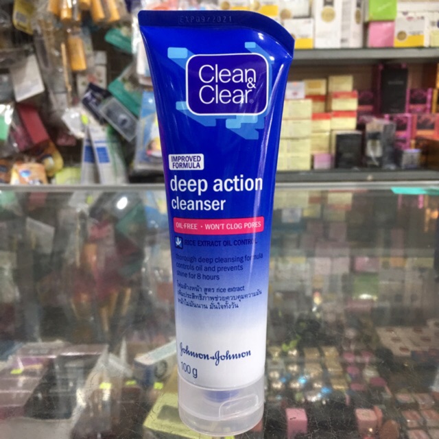 Sữa rửa mặt chống nhờn Clean & Clear Deep Action Cleanser 100g