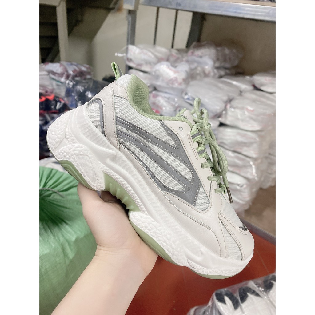 Giày nữ thể thao kiểu dáng sành điệu phản quang cực chất | BigBuy360 - bigbuy360.vn