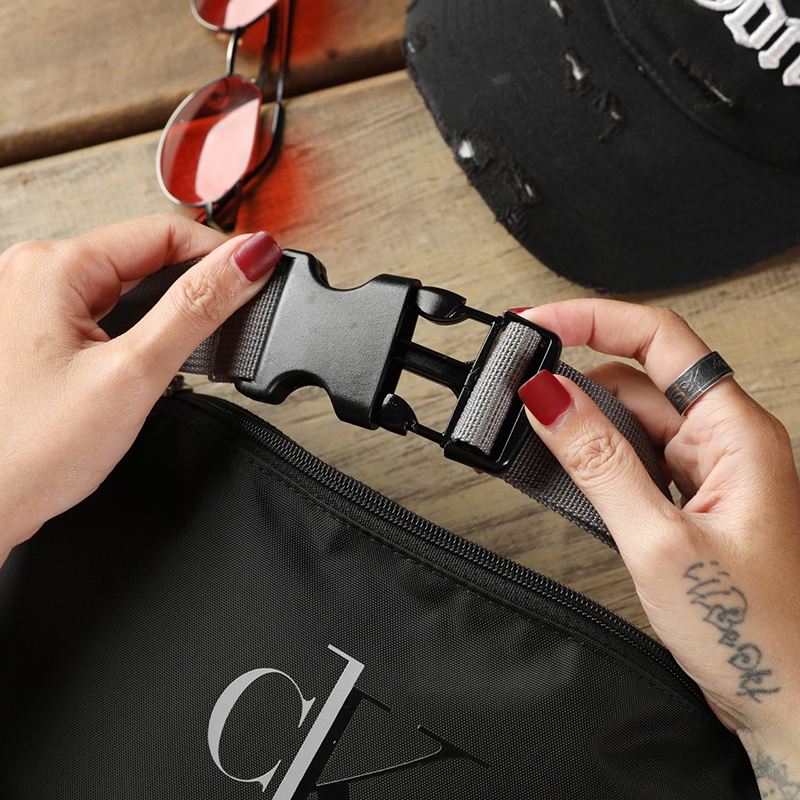 Túi Chéo Nam Calvin Klein CK Đi Chơi Du Lịch Phong Cách Châu Âu Chất Liệu Vải Chống Nước TIEM.BALO DCCAL001