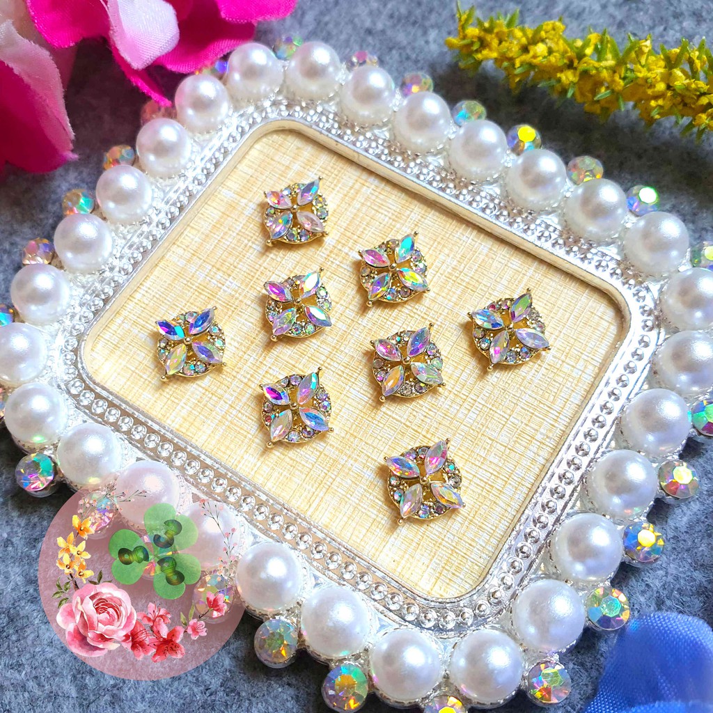 Mã CR049 - CR183 . Charm kim loại đính đá trang trí móng siêu xinh.