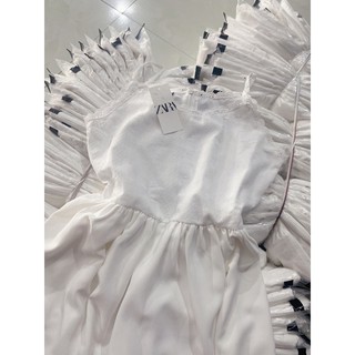 váy 2 dây trắng zara