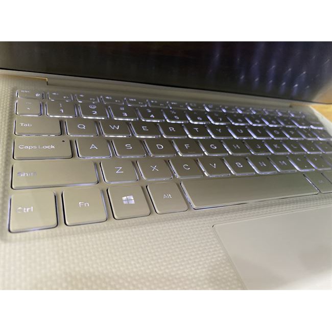 Laptop Dell xps 9380/ i7 8565u/ 8G/ 256G/ 13.3in/ 99%/ giá rẻ'