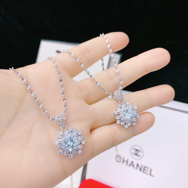 Dây chuyền xoắn mặt hoa full đá mạ bạch kim