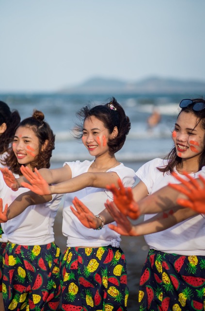 Áo phông kỉ yếu.