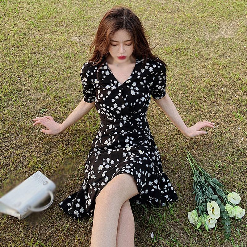 Đầm Hoa Tay Ngắn Cổ Chữ V Dáng Ôm Phong Cách Retro Pháp Thời Trang Mùa Hè