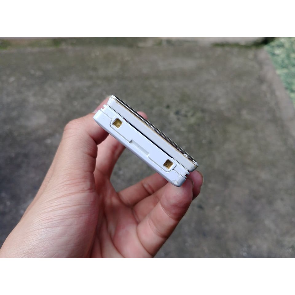 Điện thoại NEC N-03D màu trắng