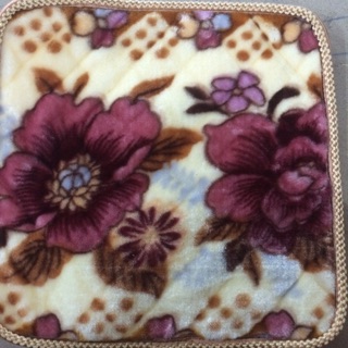 Thảm ngồi ghế ăn 40 x 40 cm,chống trơn