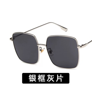Mắt kính gọng vuông