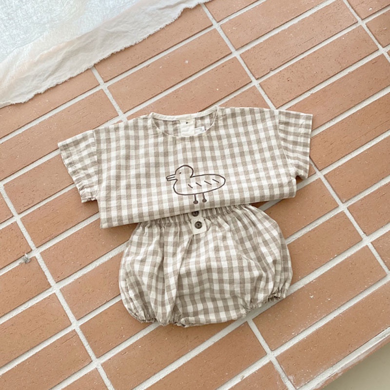 Bộ đồ cotton linen gồm áo thun và quần ngắn họa tiết caro/ chấm bi dễ thương dành cho trẻ em BHJW