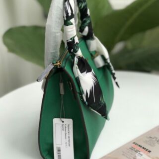 Túi charles and keith chuẩn AUTH