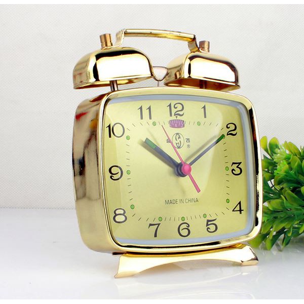 đồng hồ vuông chạy cơ báo thức