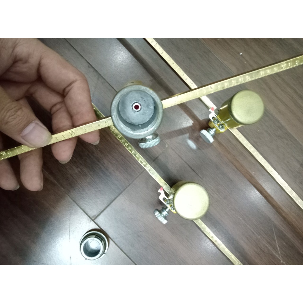 Dao cắt kính hình tròn - Dao compa cắt kính hình tròn.  đường kính 60cm. 1,2m. 1,5m. Có củ dầu tựu động