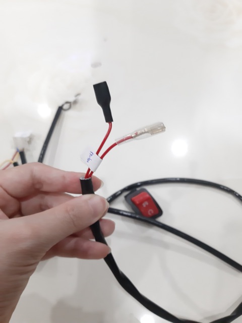 Mạch tắt máy tạm thời trên nút đỏ tắt máy