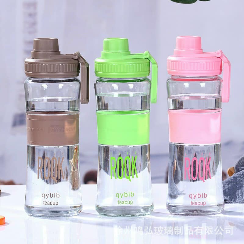 Bình nước thủy tinh 750ml có đệm si.licon miệng bình to, 2 nắp xoáy có tay cầm tiện dụng-giadungsieure