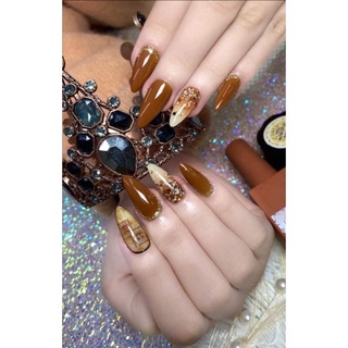 Vương miện chụp ảnh nail đá đen