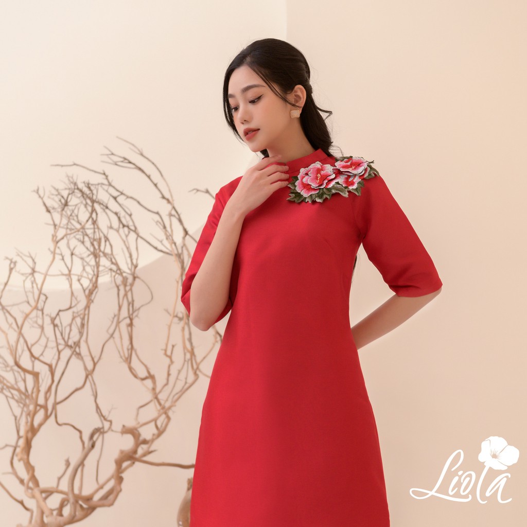 Áo dài cách tân tết 2021 / váy dáng suông cổ áo dài màu đỏ thiết kế LIOLA