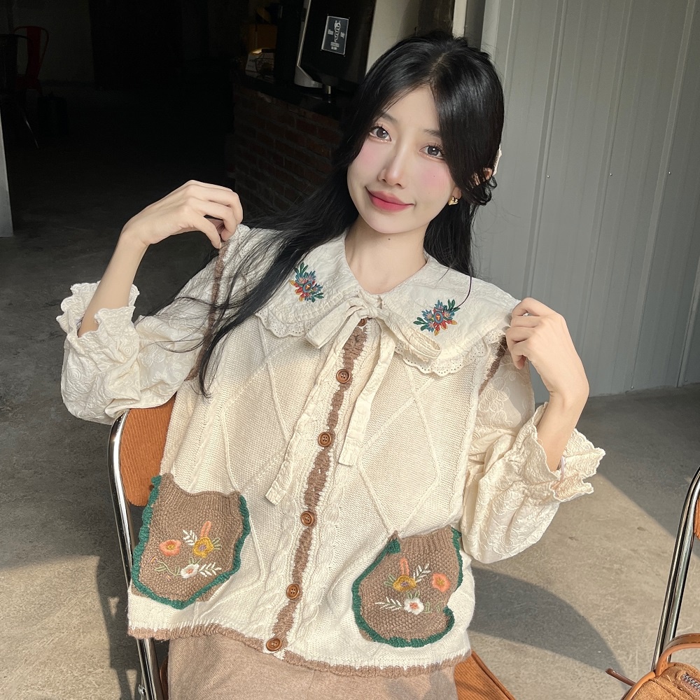 Áo khoác gile len nữ kiểu thêu hoa vintage, gile len nữ phối sơ mi form rộng cổ thêu 2700