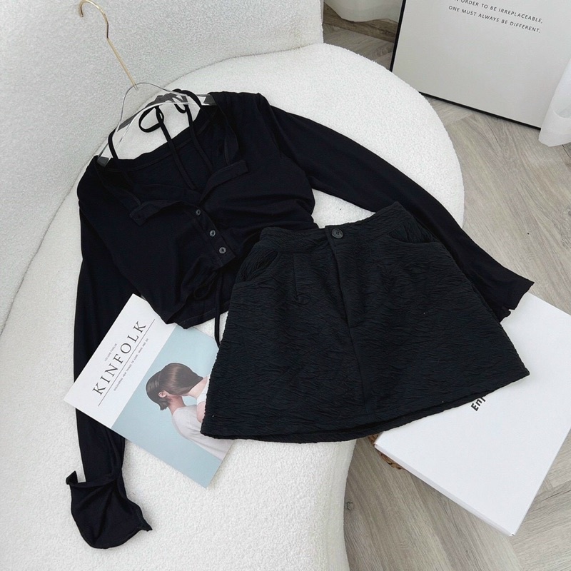 Set áo croptop yếm chân váy A đen