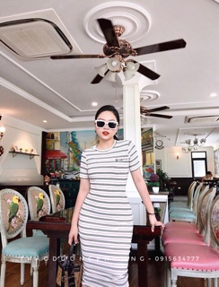 Váy body kẻ
