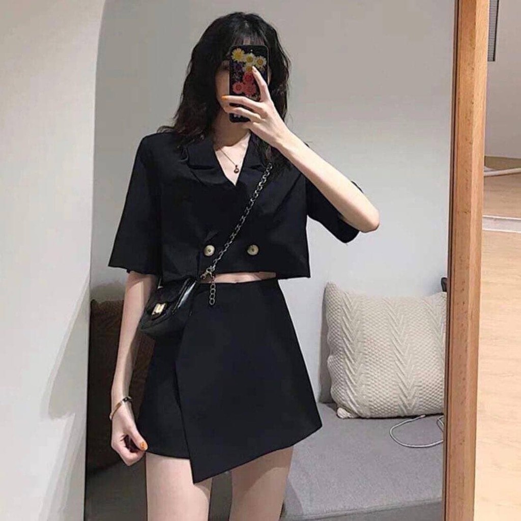 ∈Set Áo Vest Tay Lửng + Quần Váy Tà Xéo UPIS (ĐEN)