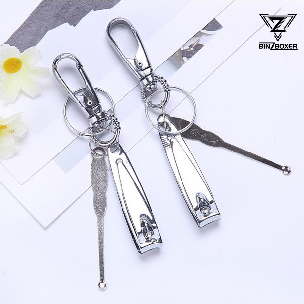 Móc khóa kèm bấm móng tay lấy ráy tai tiện dụng