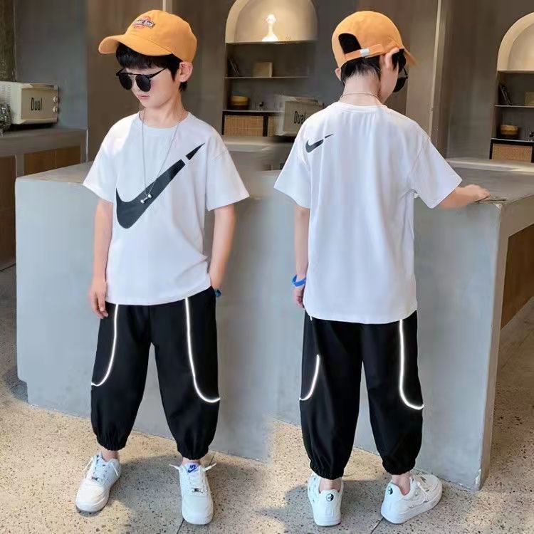 Bộ Áo Thun Ngắn Tay Cổ Chữ V + Quần Short Xinh Xắn Dành Cho Bé 2022